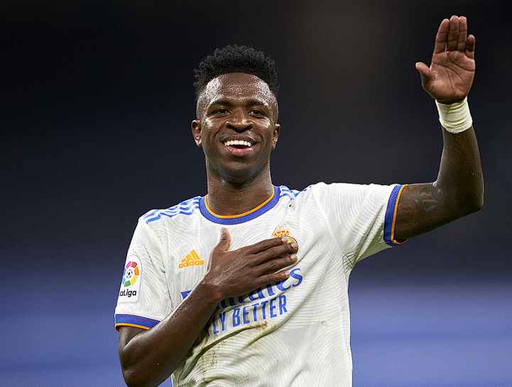 阿隆索敦促维尼修斯：不满情绪应内部化解，避免公开表露