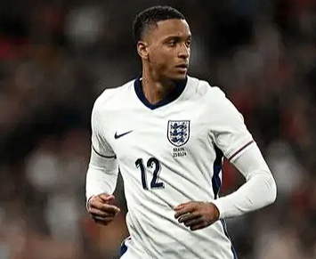 利物浦主场奏凯维拉虽败犹荣，孔萨坦言失误受惩需保持信心