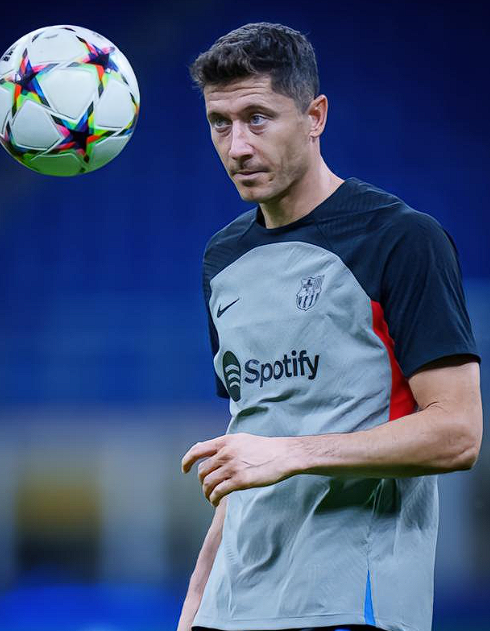 <a href='/news/tag/258.html' style='color: blue;'>巴萨</a>续约莱万:条件与抉择的博弈