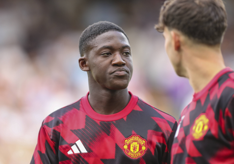 费迪南德盛赞梅努:天赋异禀的赛场新星