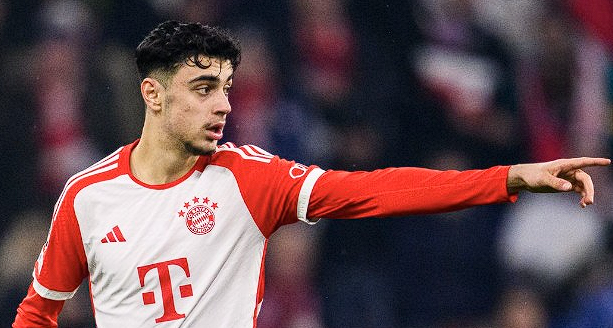 欧冠1/8决赛首回合:拜仁6-1大胜亚特兰大,帕夫洛维奇盛赞