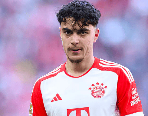 欧冠1/8决赛首回合:拜仁6-1大胜亚特兰大,帕夫洛维奇盛赞